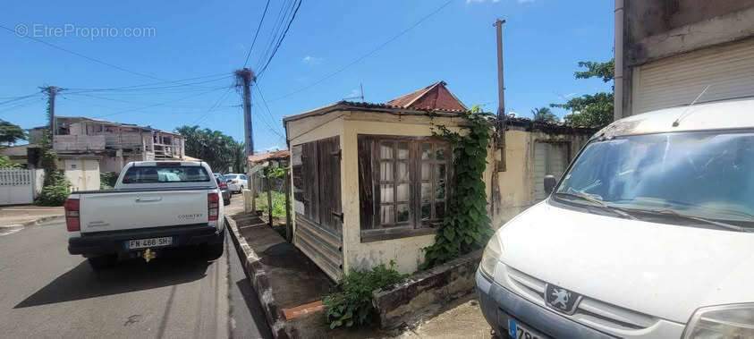 Maison à CAPESTERRE-BELLE-EAU
