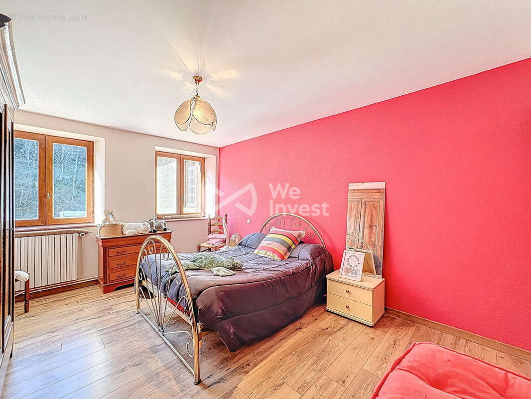 Commerce 462 m² à Saint-Sauveur-En-Rue  - photo 8