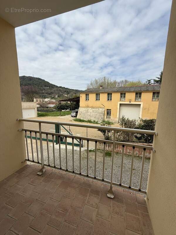 Appartement à SALERNES