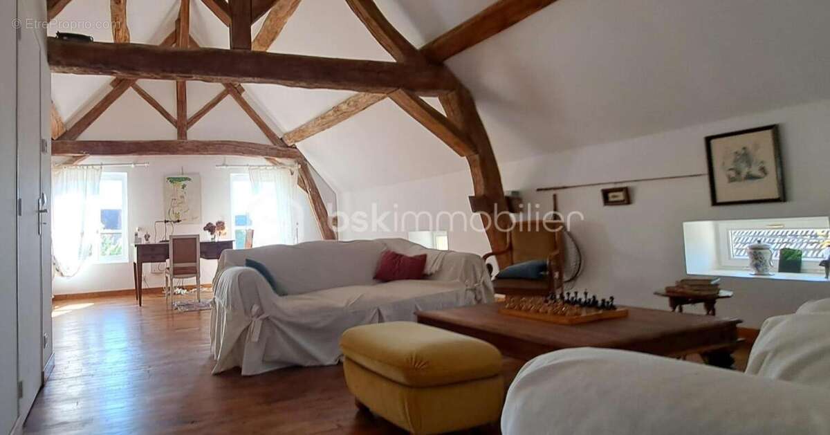Maison à NOYERS