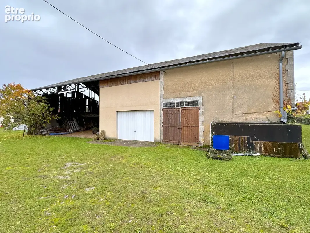 Hangar sur terrain constructible à Bignoux - photo 2