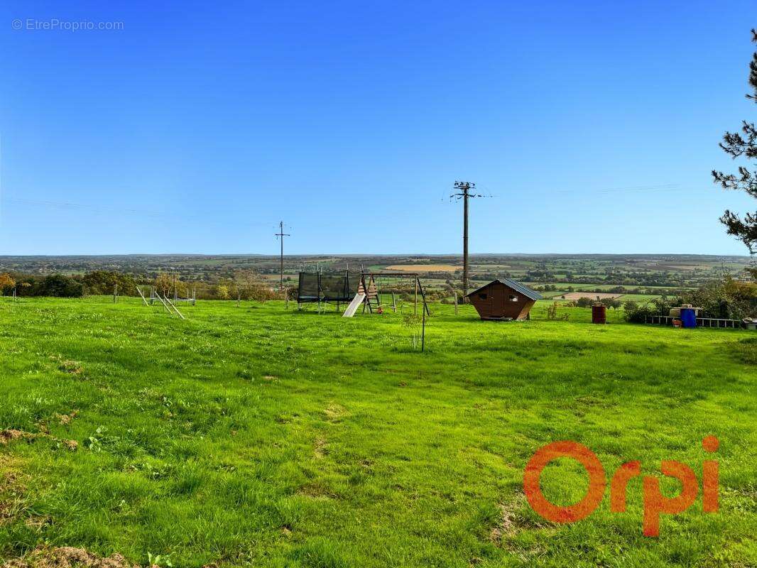 Maison à SAINT-PIERRE-LES-ETIEUX