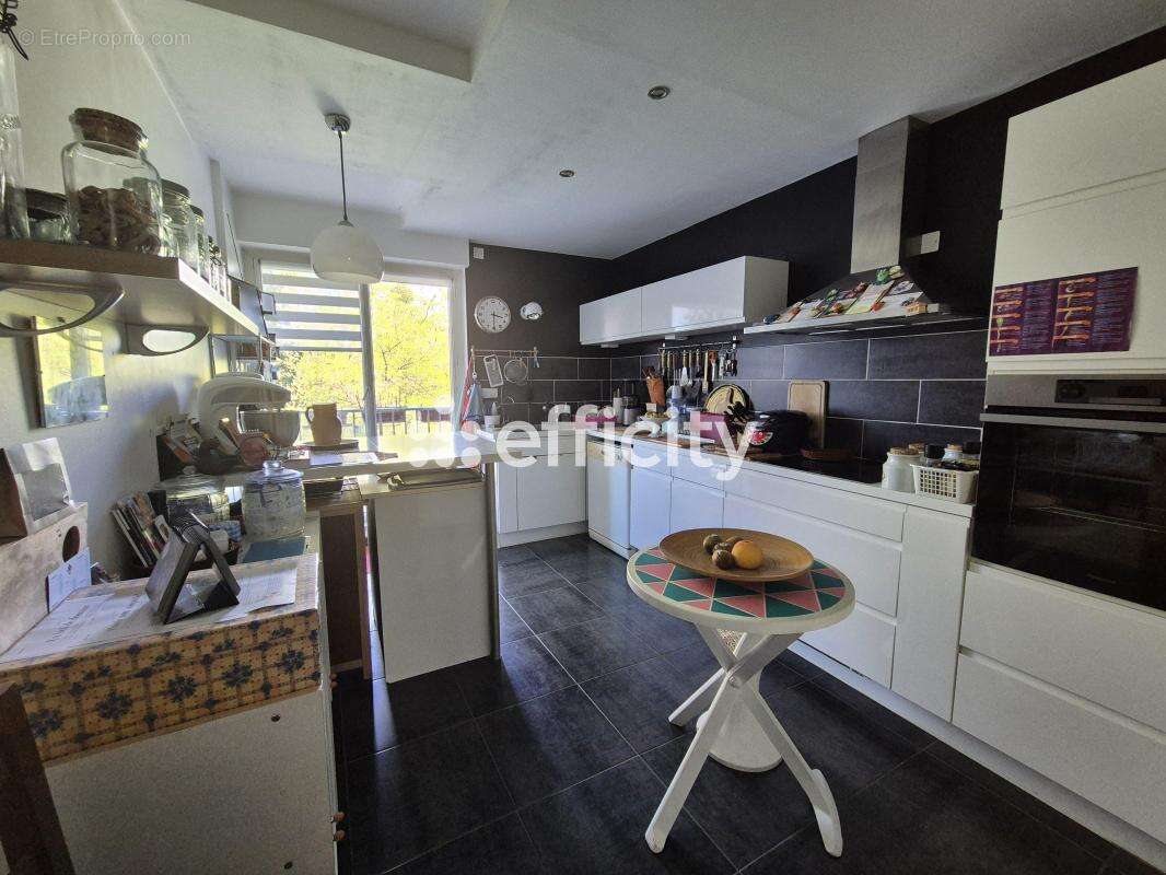 Appartement à LA CHAUSSEE-SAINT-VICTOR