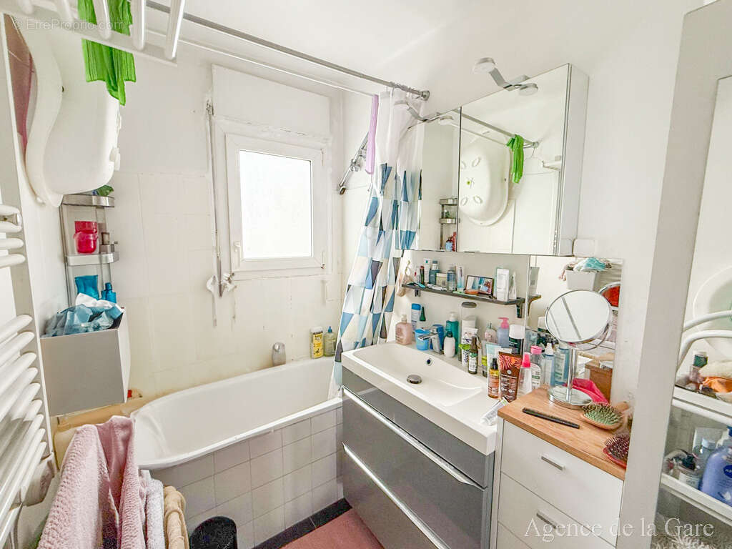 Appartement à SARTROUVILLE