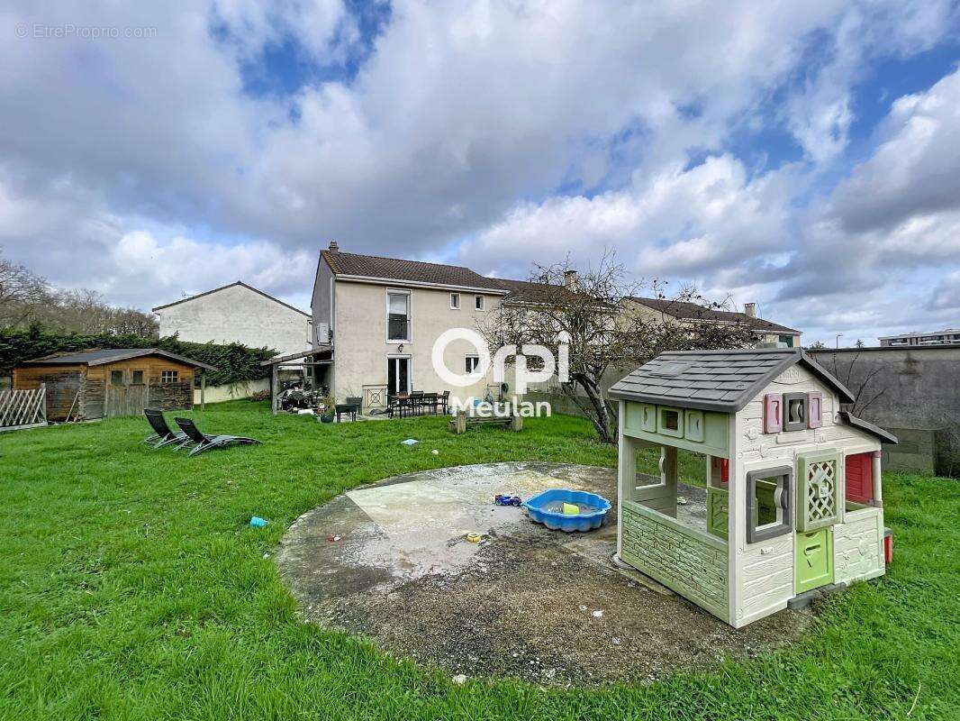 Maison à LES MUREAUX