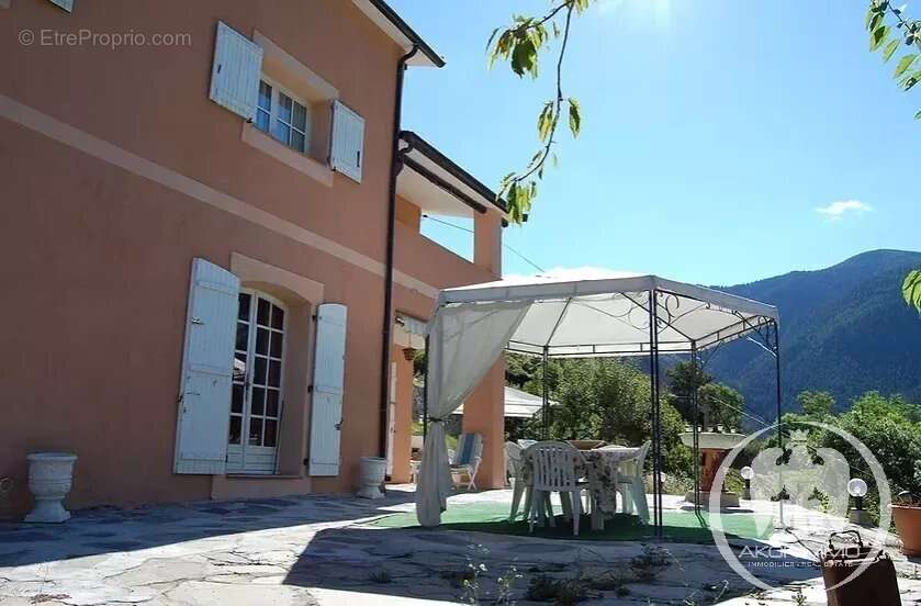 Maison familiale 4 chambres à La Brigue avec vue montagne - photo 2
