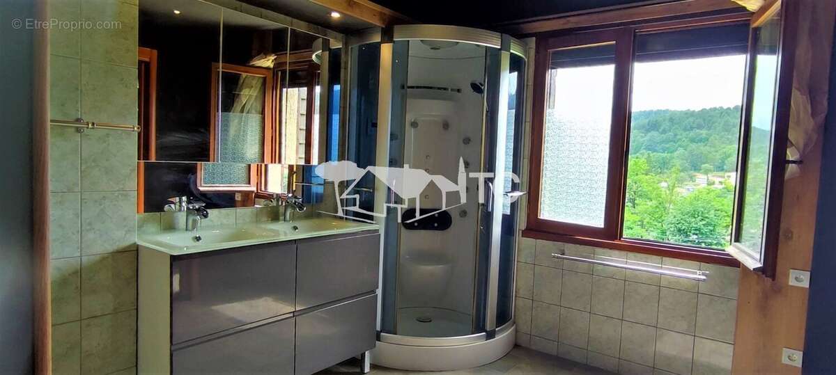 Maison à SAINT-PAUL-LE-JEUNE