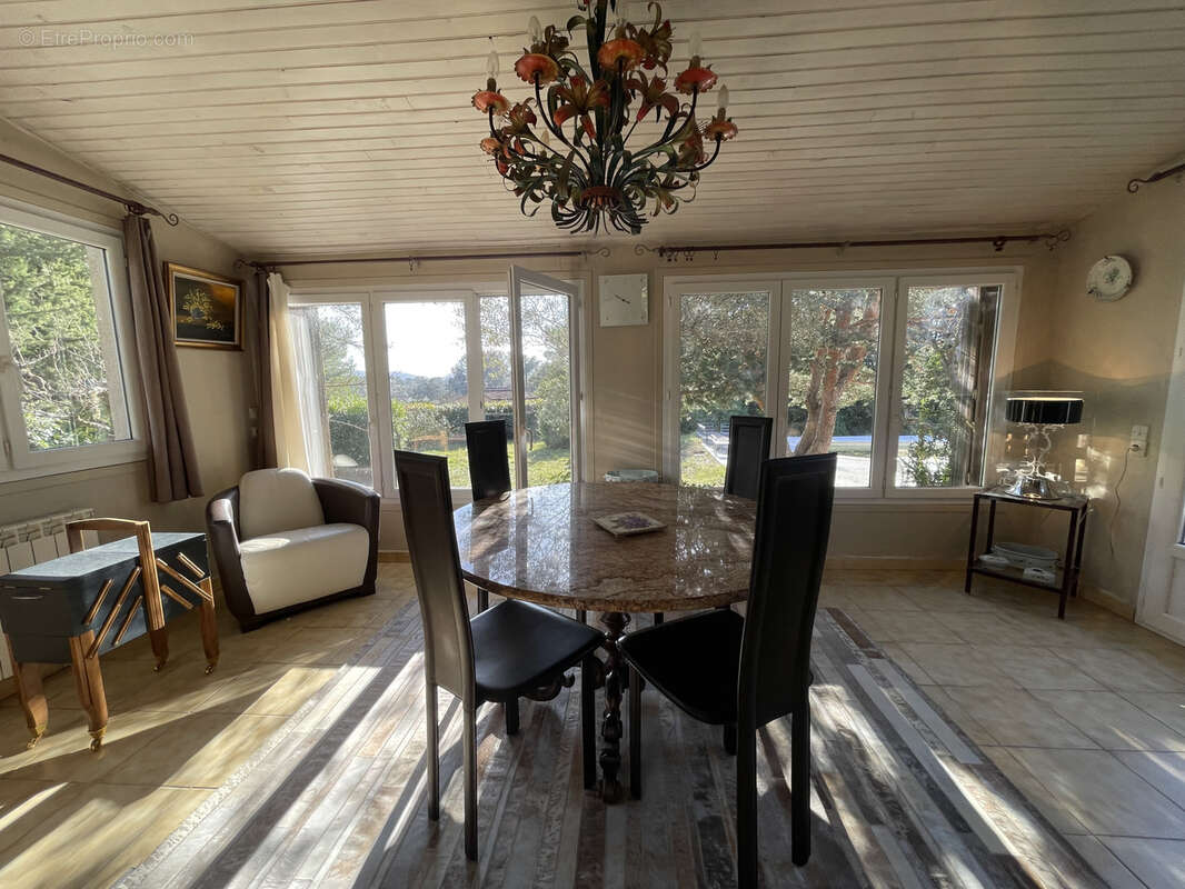 Maison à BAGNOLS-EN-FORET