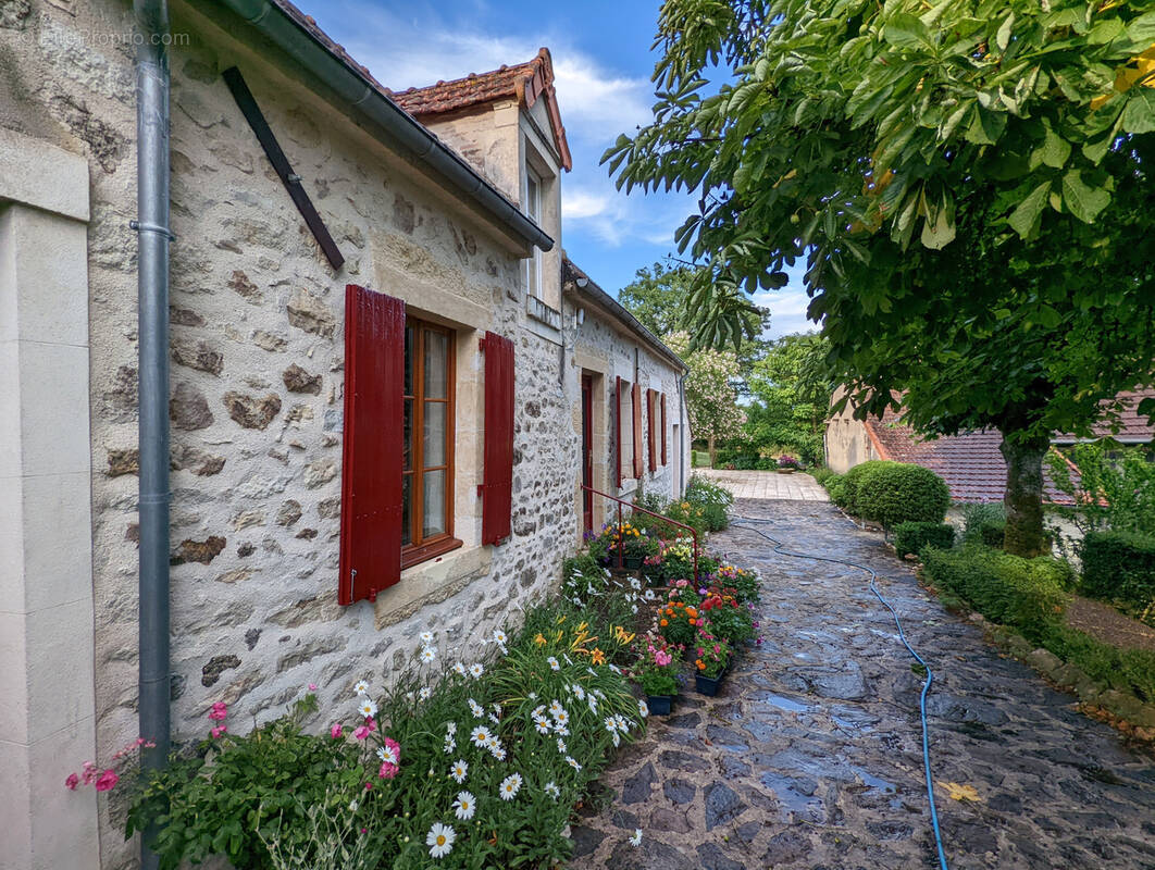 Maison à VICQ-EXEMPLET