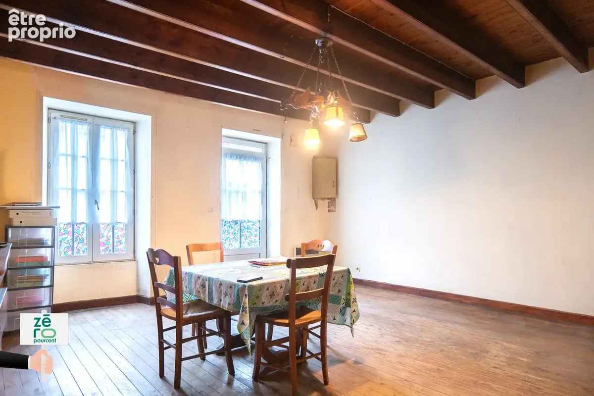 Maison à rénover au Champ-Saint-Père   Centre-bourg, jardin clos de murs, dépendance et potentiel de 2 chambre - photo 5