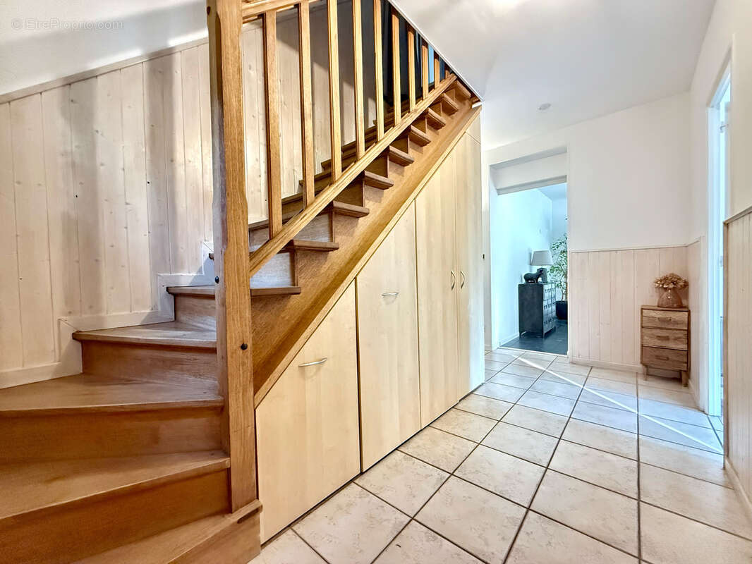 Maison à SOLLIES-TOUCAS