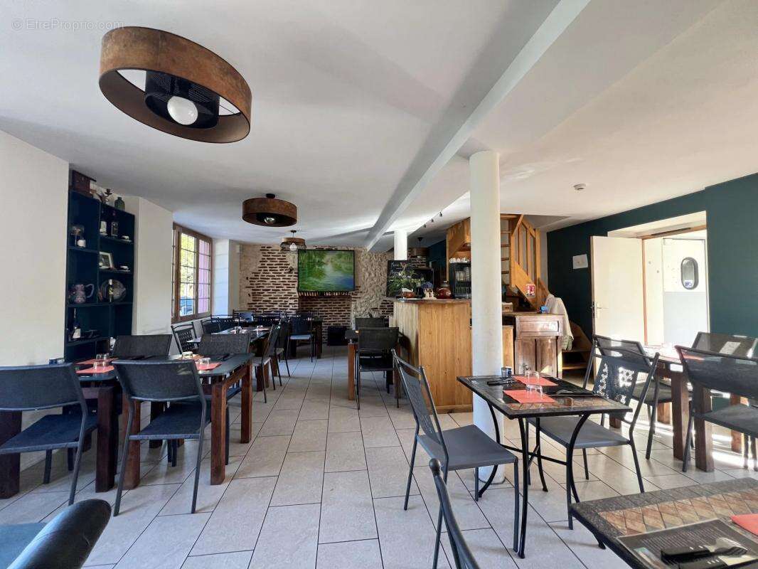 Commerce à LE BUGUE