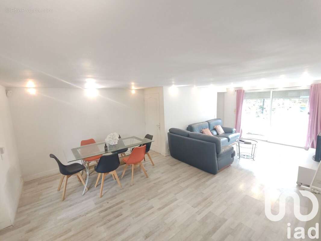 Maison 127 m² à Espiet  - photo 3