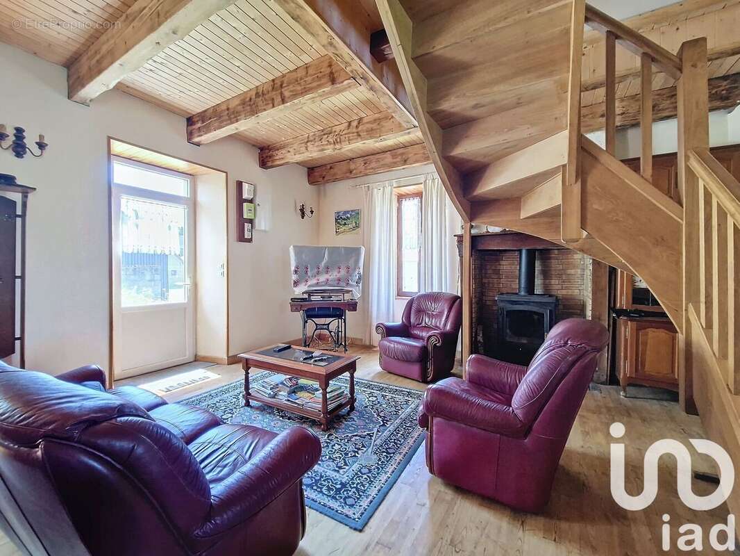 Maison 110 m² à Saint-Genes-Champespe  - photo 5