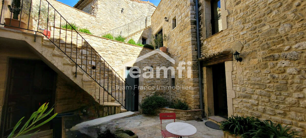 Maison à COLLORGUES