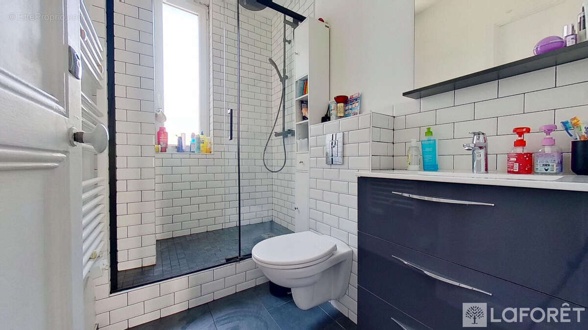 Appartement à PARIS-17E
