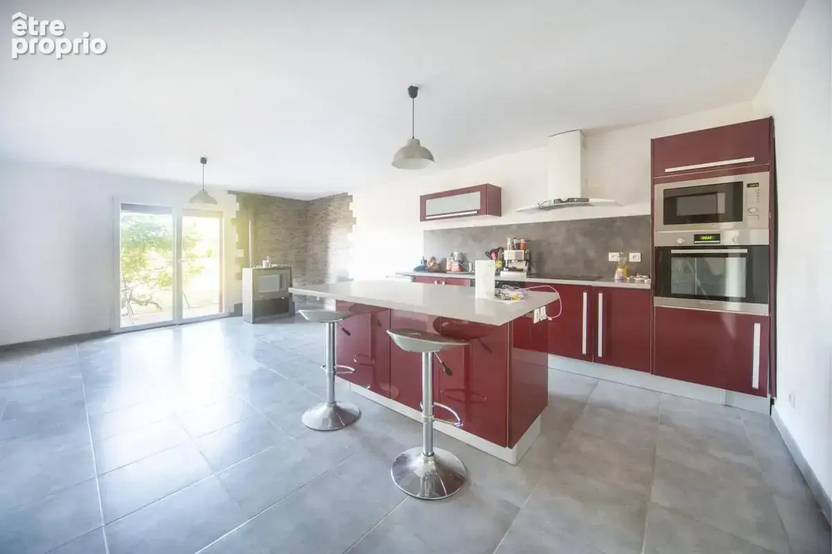 Ferme rénovée 126 m² avec studio indépendant et dépendances de 330 m² Saint-Cyr-sur-Menthon (01380) - photo 2