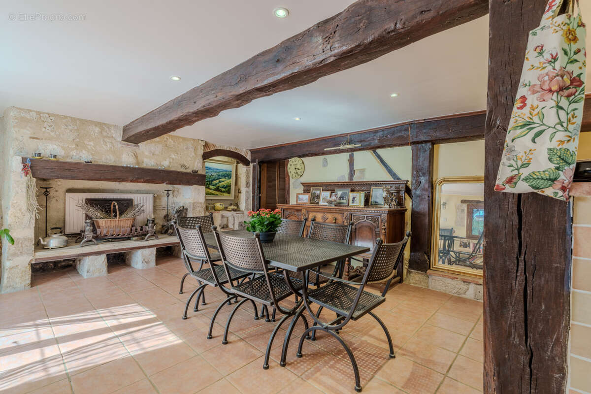 Maison à CASTELSAGRAT