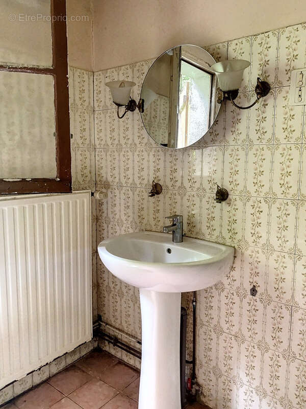 Maison à SAINT-PAUL-DE-SERRE