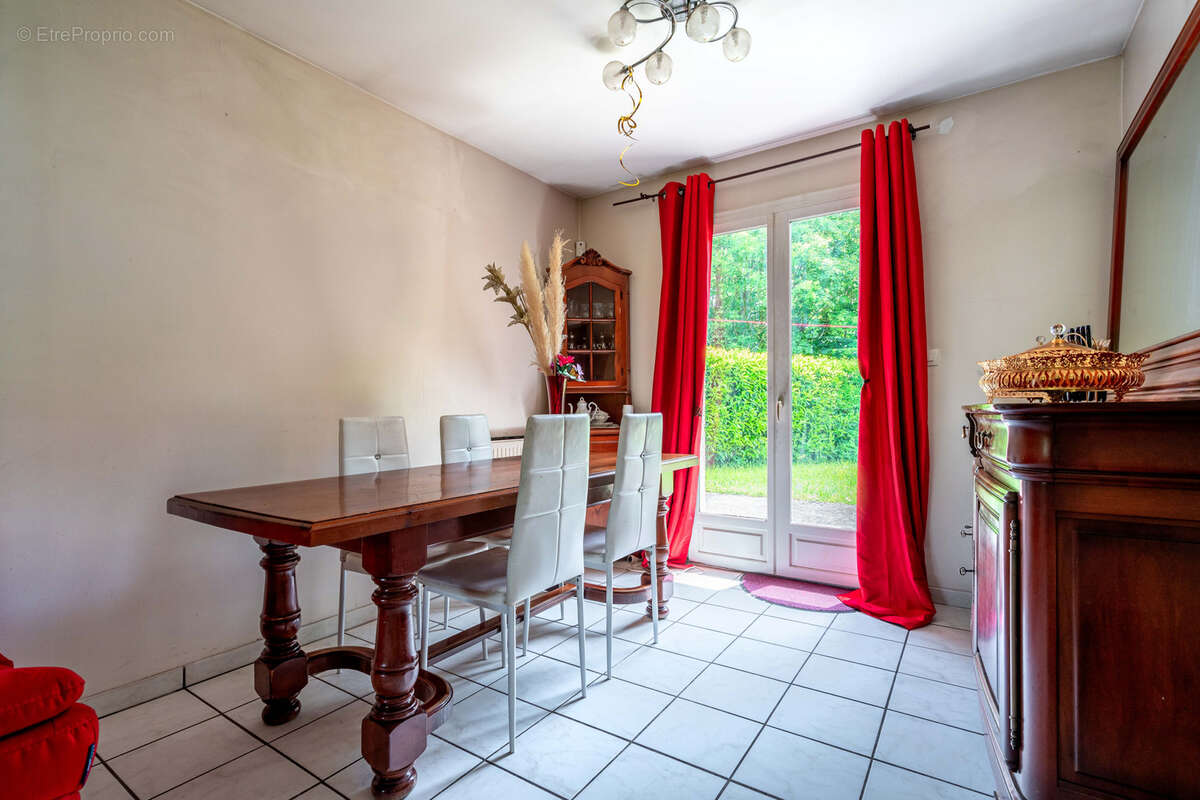 Maison à VILLEFONTAINE