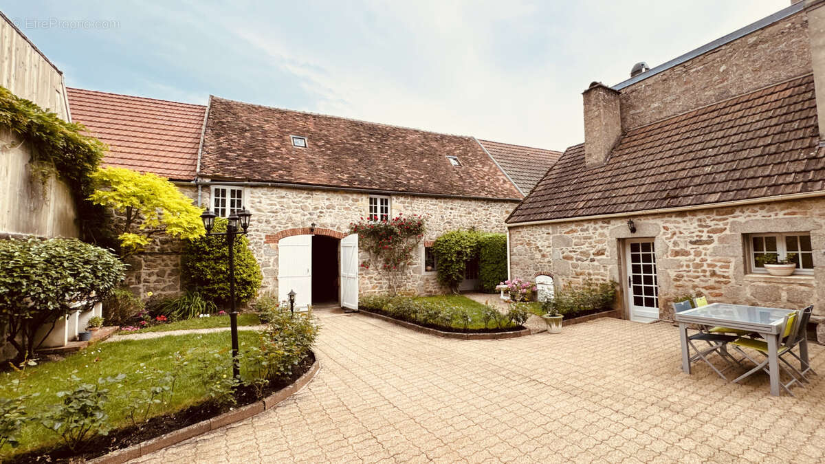 Charmante maison  au coeur de ROUVRAY avec dépendances en très bon état avec jardin d'env. 767 m2 346  500 €. - photo 30