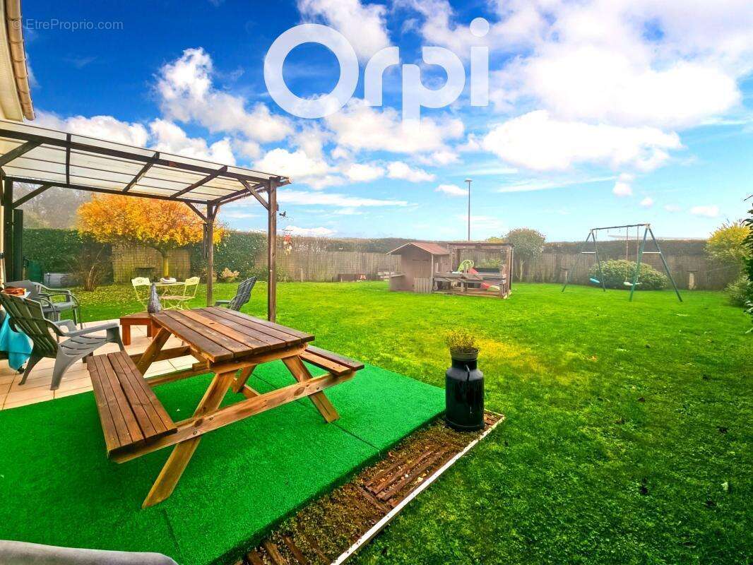 Maison à ESTREES-SAINT-DENIS