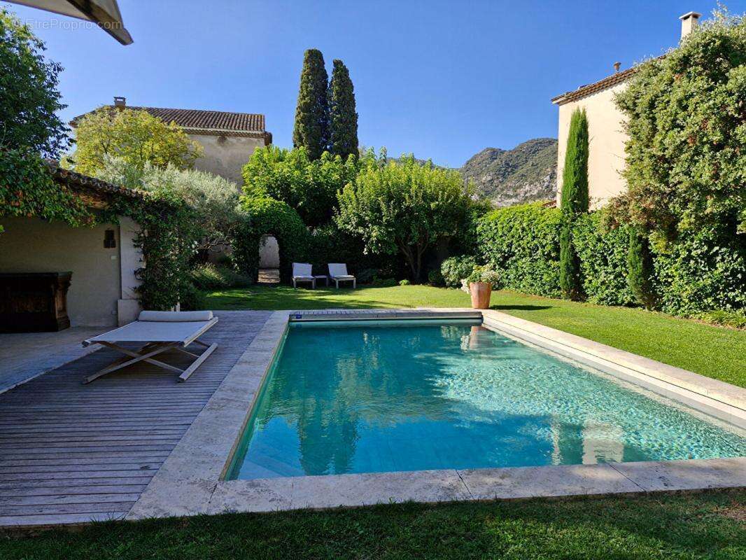 Maison à MAUBEC