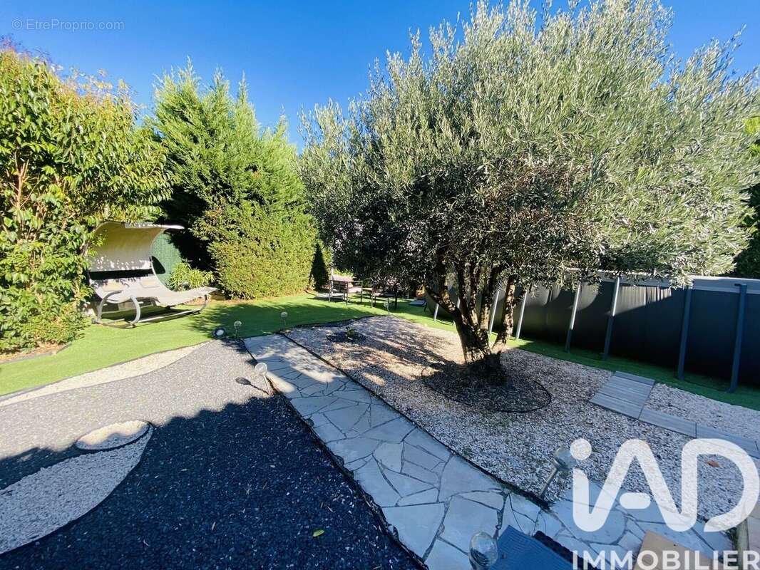 Photo 2 - Maison à SAINT-GENIES-DE-FONTEDIT