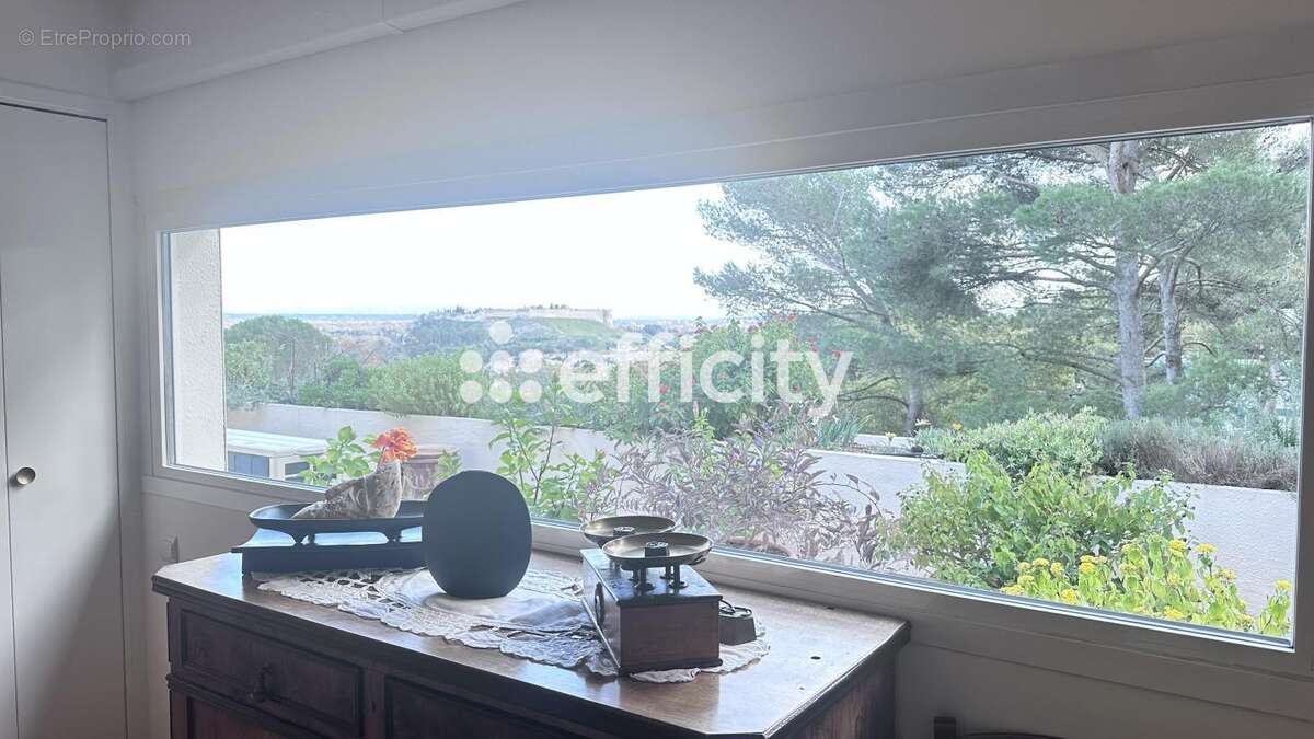 Appartement à VILLENEUVE-LES-AVIGNON