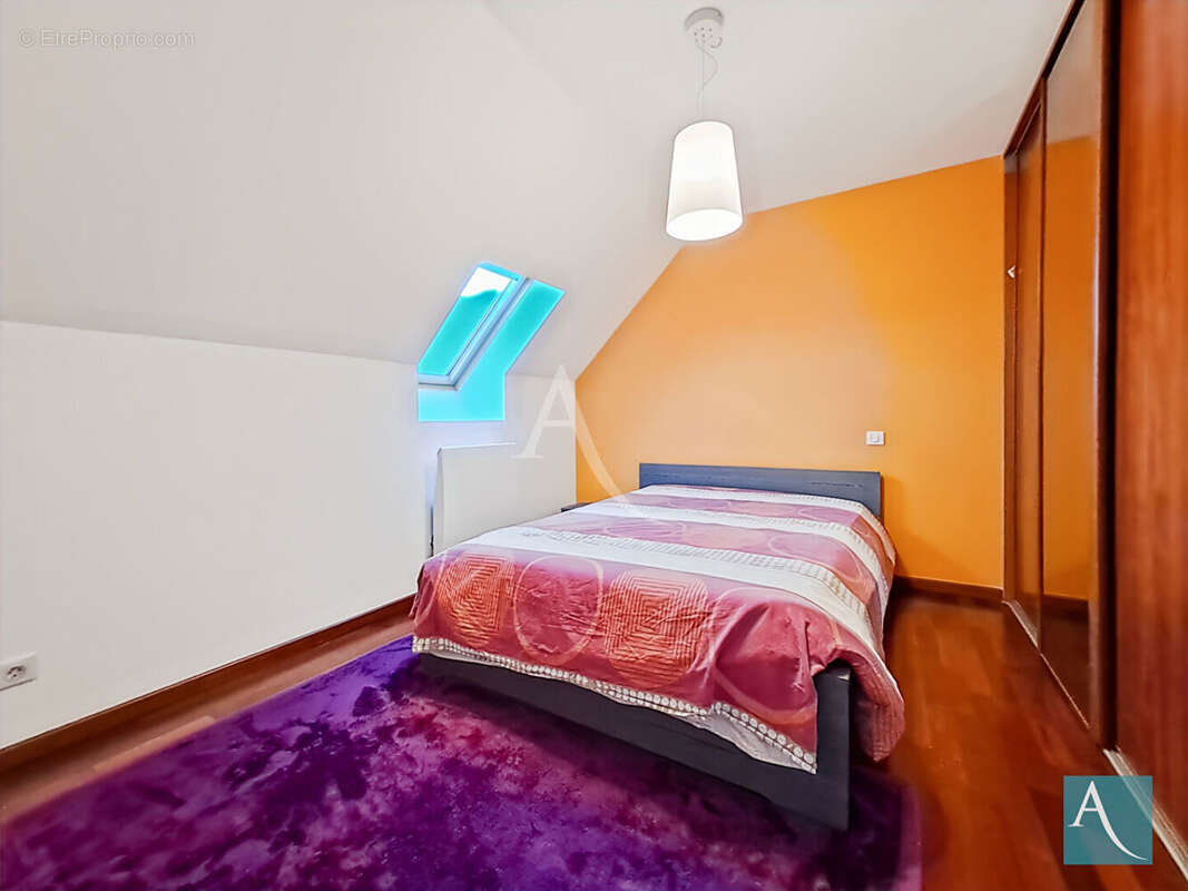 Maison à OLLAINVILLE