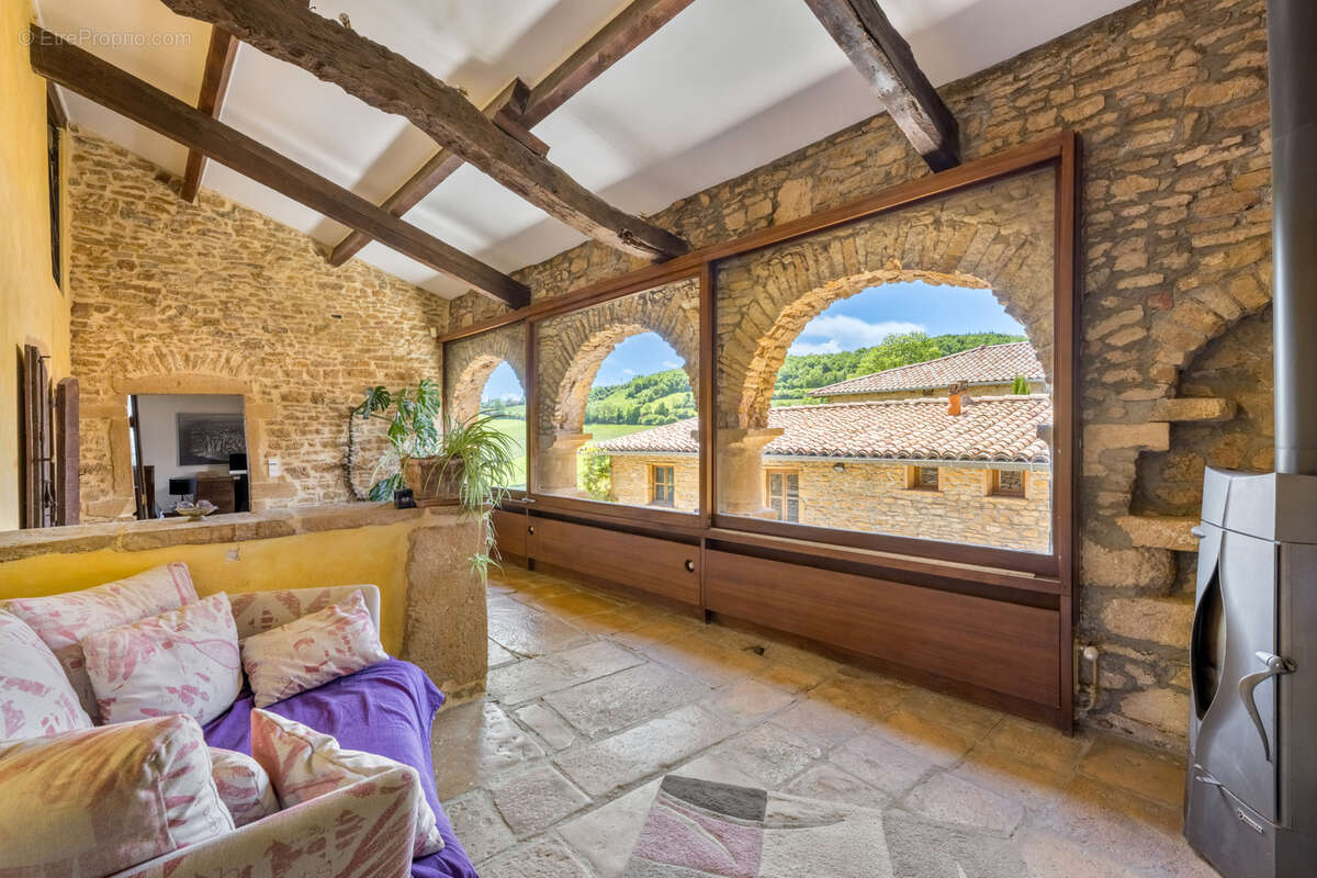 Maison à VILLE-SUR-JARNIOUX