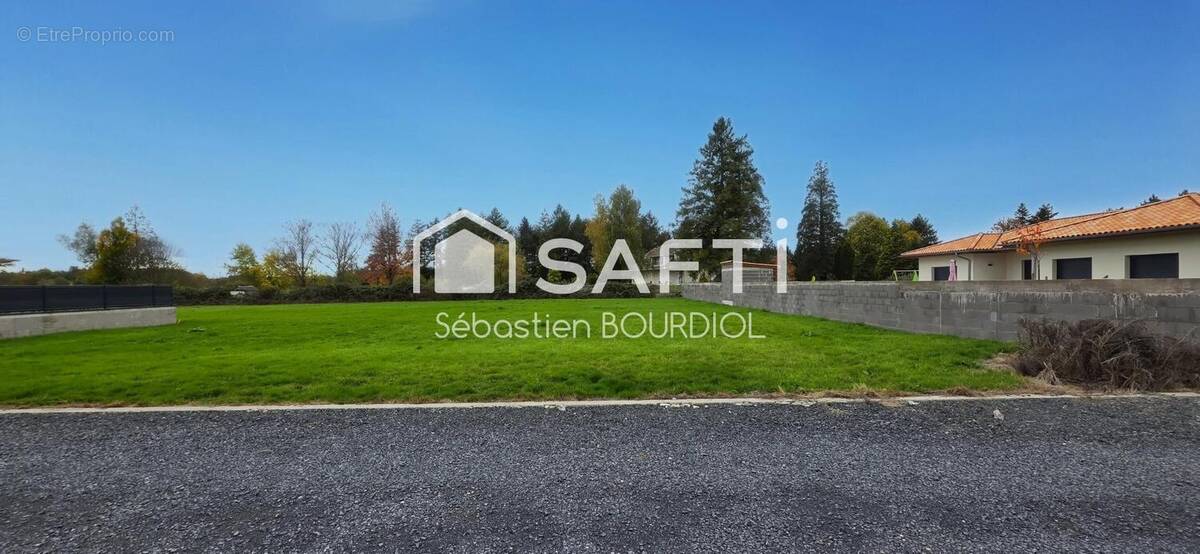 Photo 1 - Terrain à ORLEAT