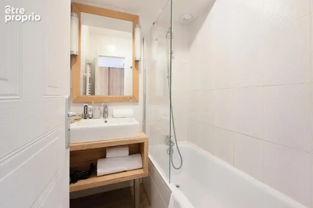 INVESTISSEMENT LOCATIF  Antibes  Résidence de Tourisme Pierre & Vacances Premium Port-Prestige - 6,01 % de rentabilité - photo 5