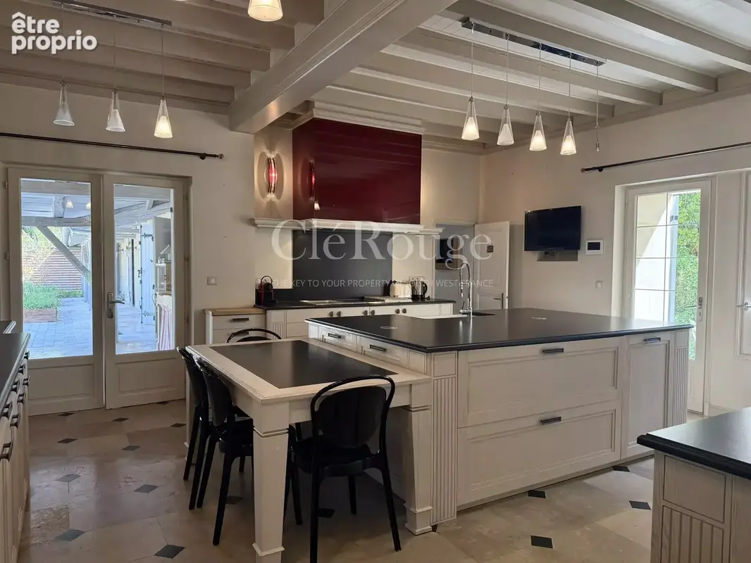 10 minutes de Marmande — Demeure du XVIIe siècle restaurée avec second logis, piscine et pigeonnier - photo 4