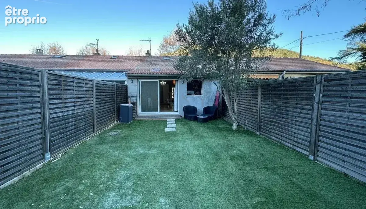 À 2 minutes du village : la petite maison dont tout le monde rêve - photo 13
