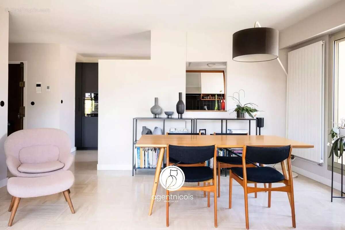 Nice // Le Port : Appartement - 3 Pièces - Rénové - Terrasse - Vue dégagée - Étage élevé - photo 3