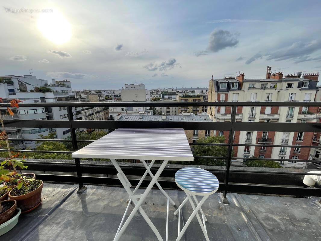 Appartement à PARIS-16E