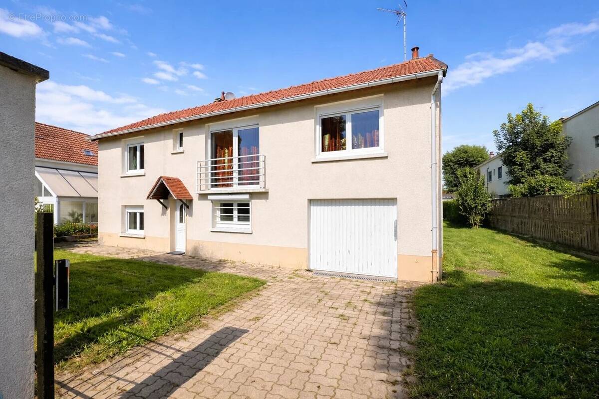 Maison à FONTENAY-TRESIGNY