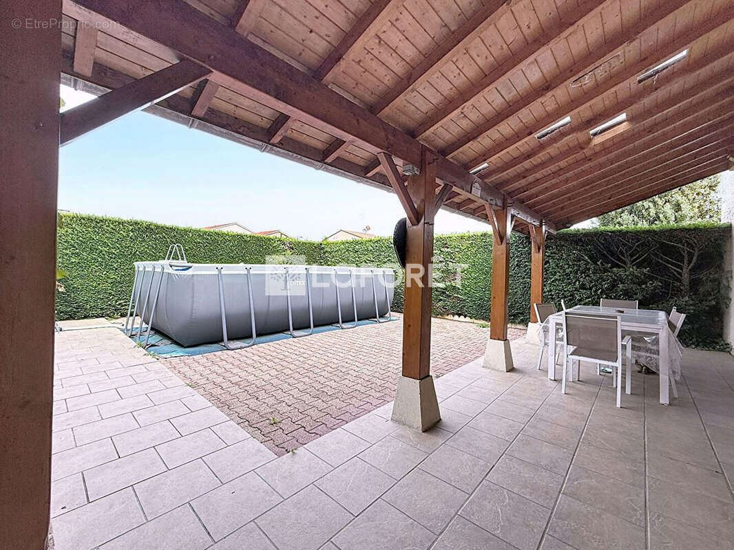 Maison à JASSANS-RIOTTIER