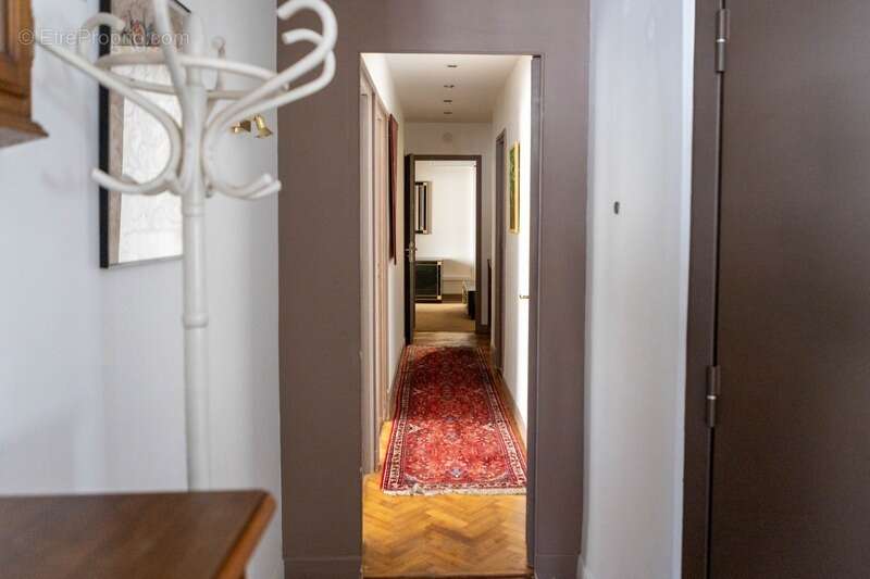 Appartement à MARSEILLE-7E