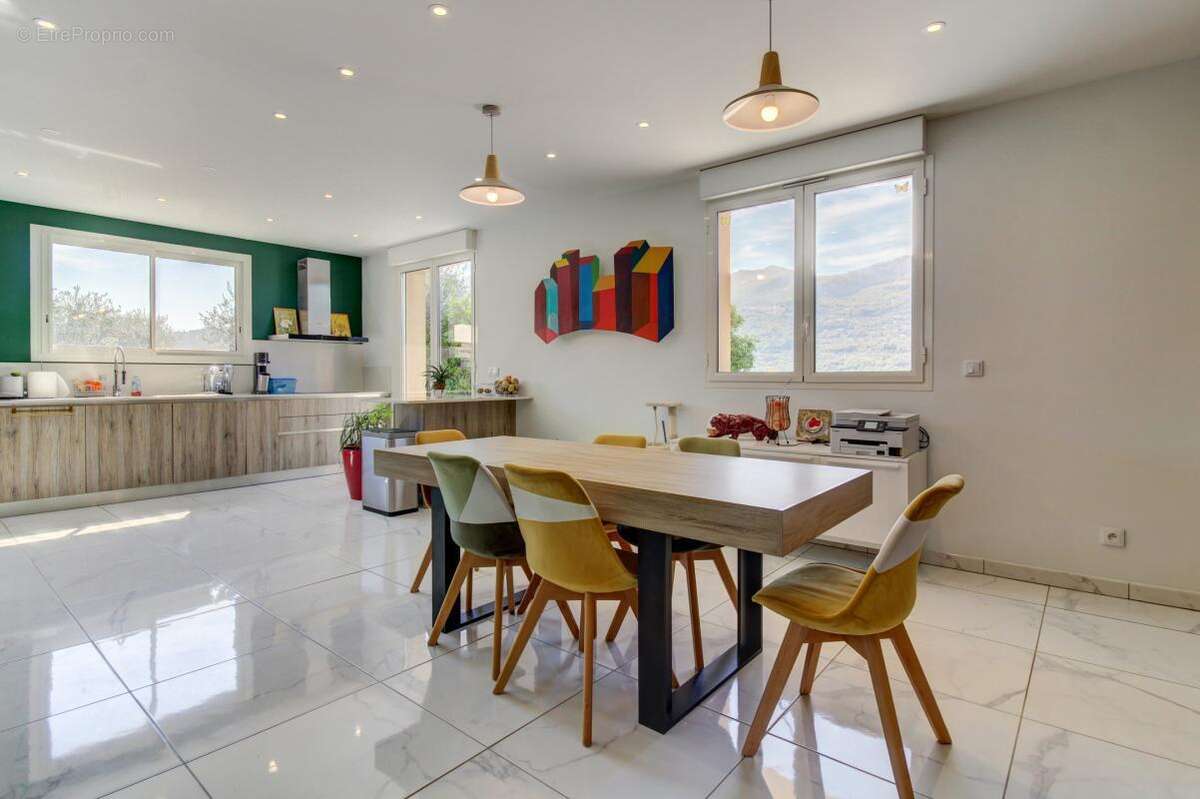 Appartement à SAINT-MARTIN-DU-VAR