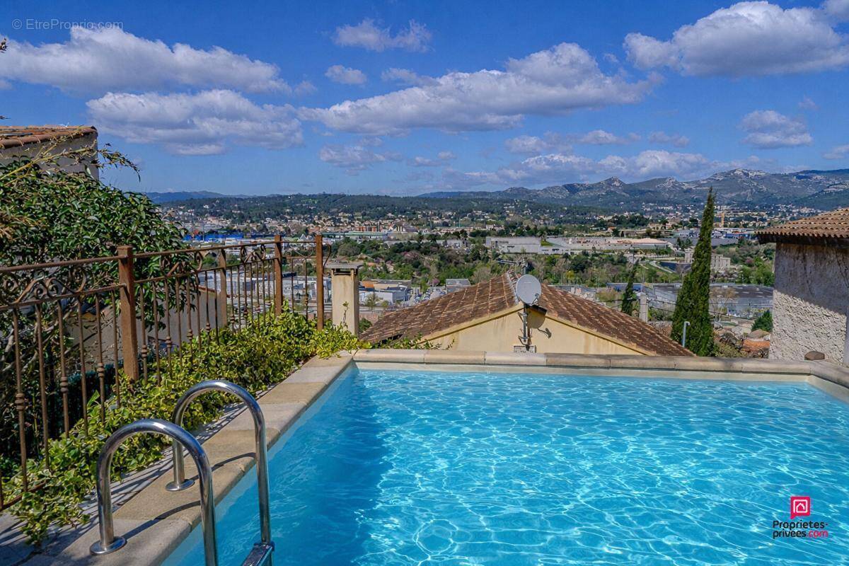 Maison à MARSEILLE-11E