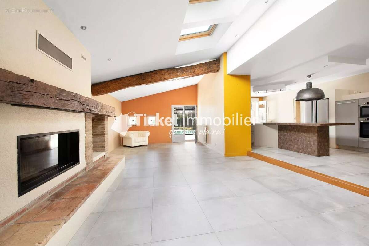 Maison à LE BURGAUD