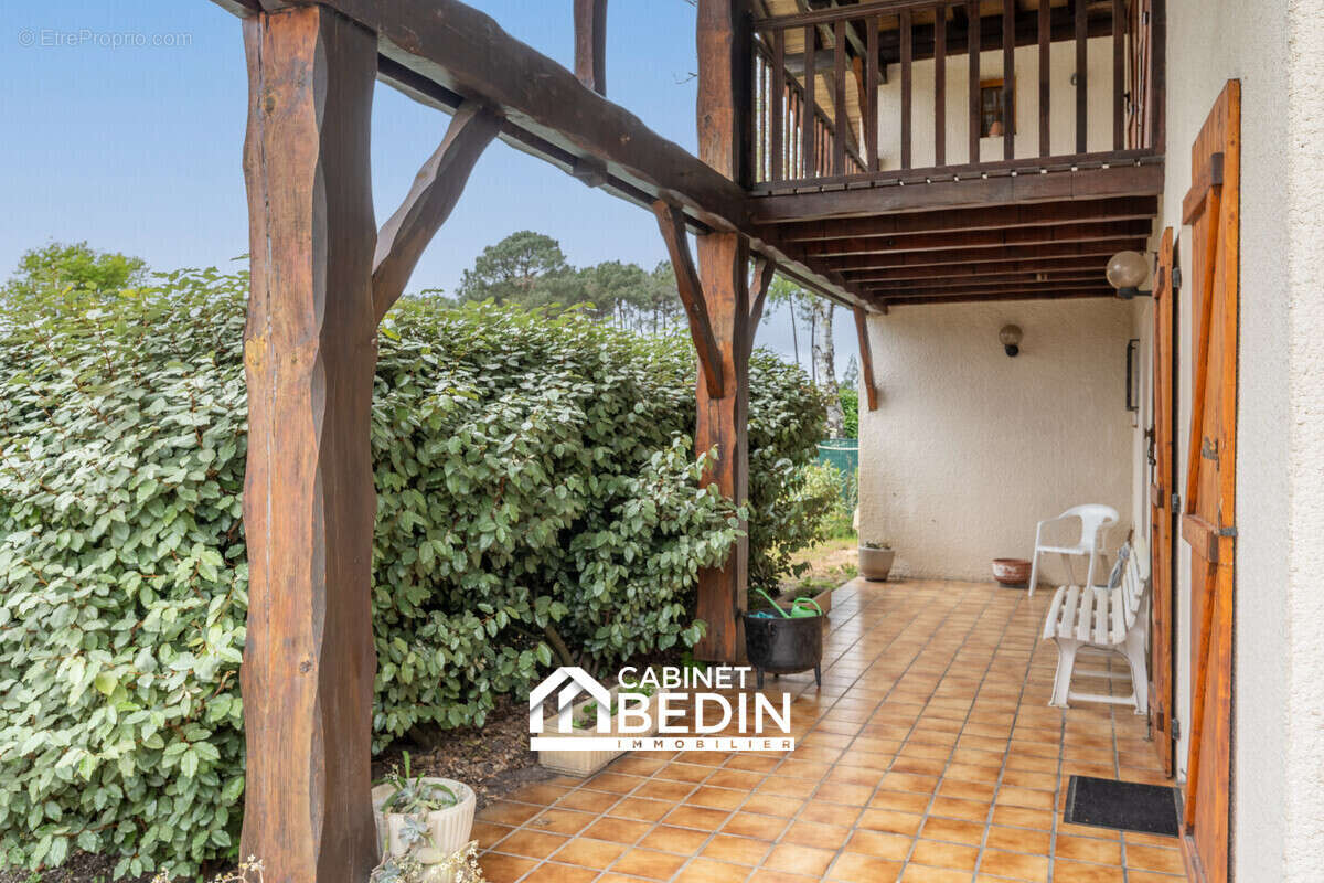Maison à ARES