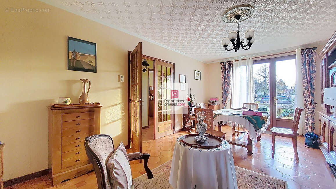 Maison à ROUFFIGNAC-SAINT-CERNIN-DE-REILHAC