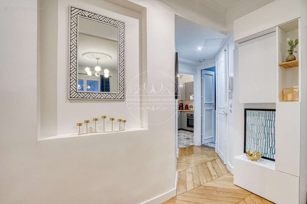 Appartement à PARIS-1E