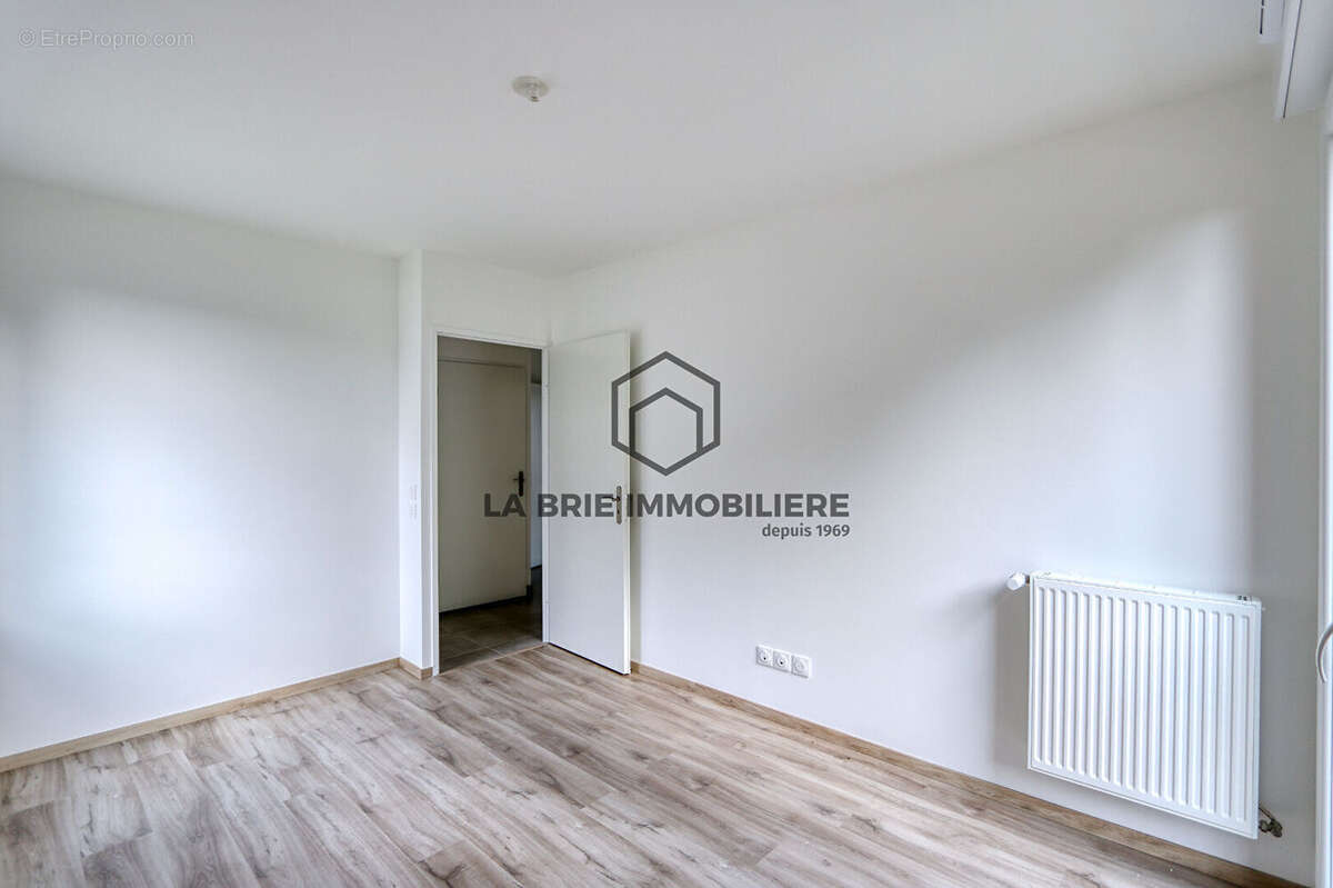 Appartement à EMERAINVILLE