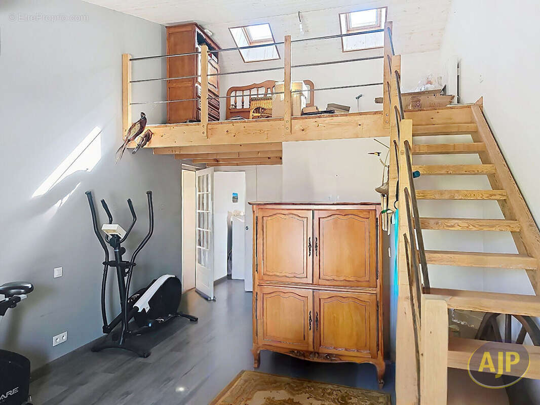 Maison à SAINT-DENIS-DU-PAYRE