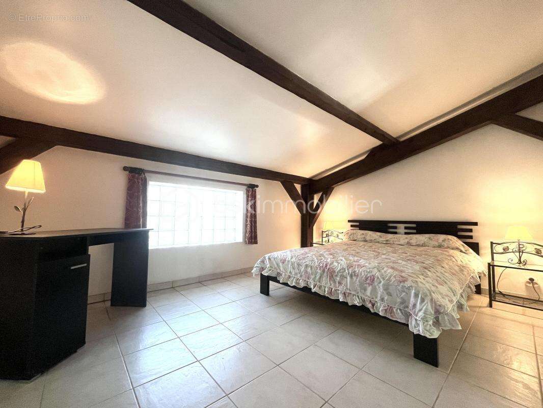 Charme, calme, intimité, à deux pas du village –  T3 de 137 m2 + T2 de 32 m2 – St Paul En Forêt (Var) - photo 16