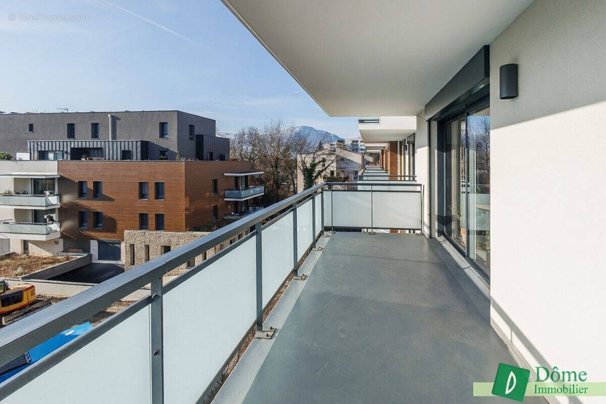Appartement à MEYLAN